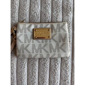Michael Kors Jet Set Small Signature Wristlet